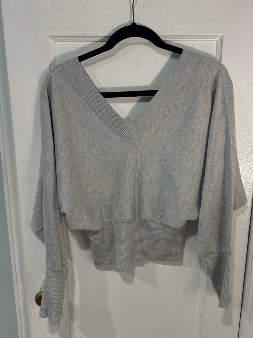 Pink Rose Gray V-Neck Cropped Pullover Sweater